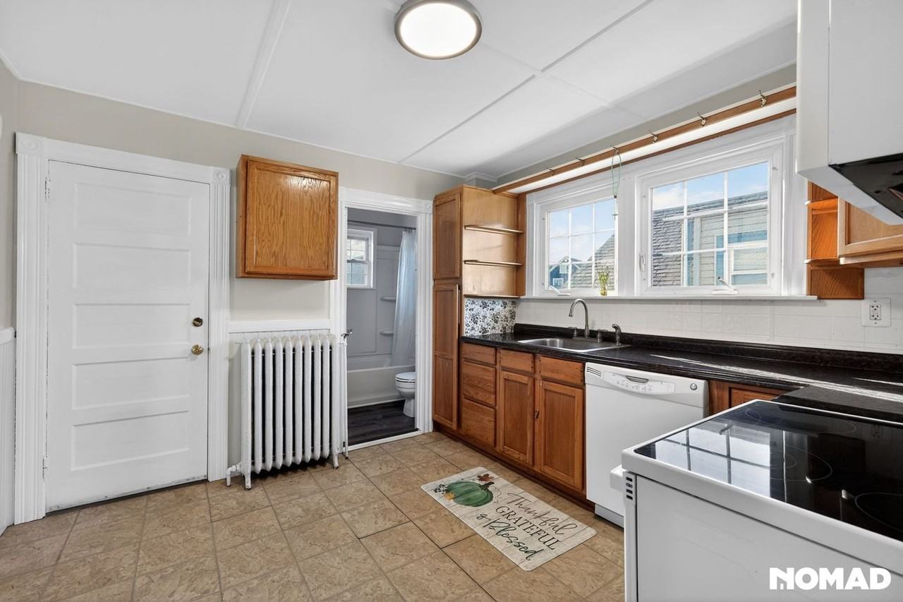 21 Hall Ave - Photo 6 of 30