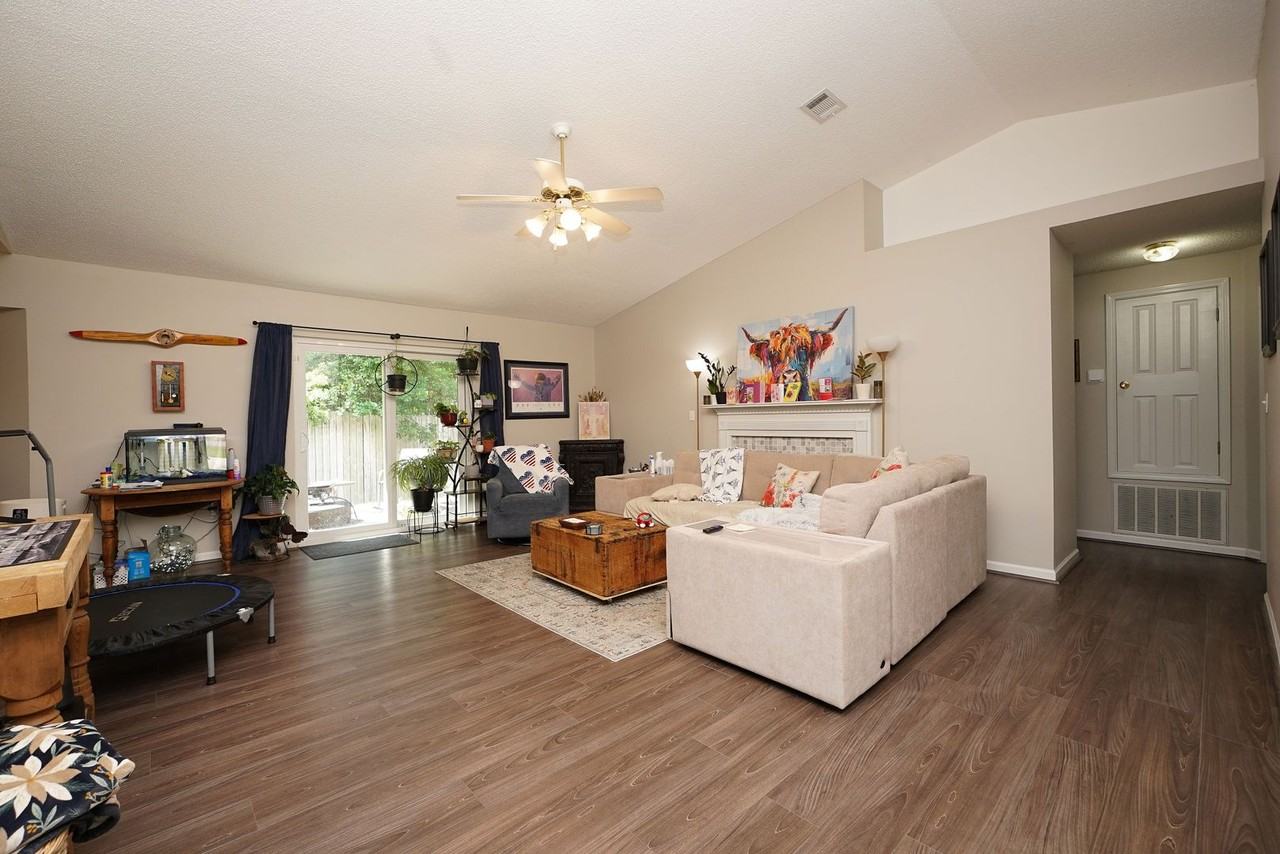 4204 Mainsail Dr - Photo 7 of 31