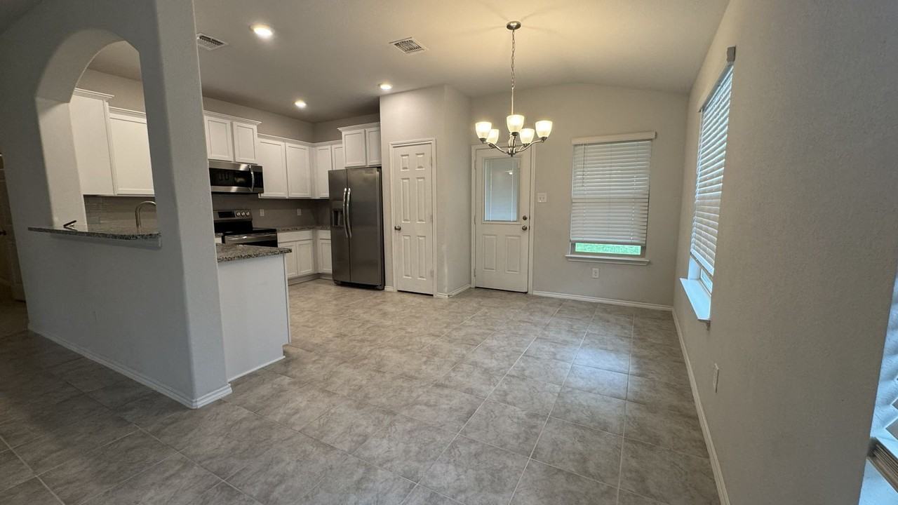 406 Stonewall Rdg - Photo 3 of 17