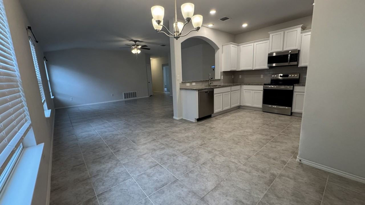 406 Stonewall Rdg - Photo 6 of 17