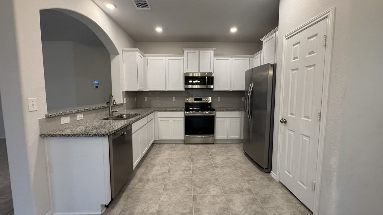 406 Stonewall Rdg - Photo 7 of 17