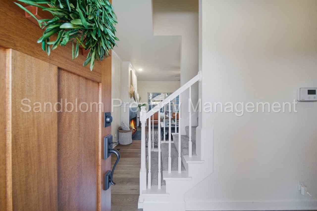 11410 S Mulberry Cir - Photo 3 of 30