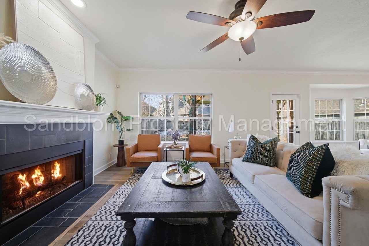 11410 S Mulberry Cir - Photo 5 of 30