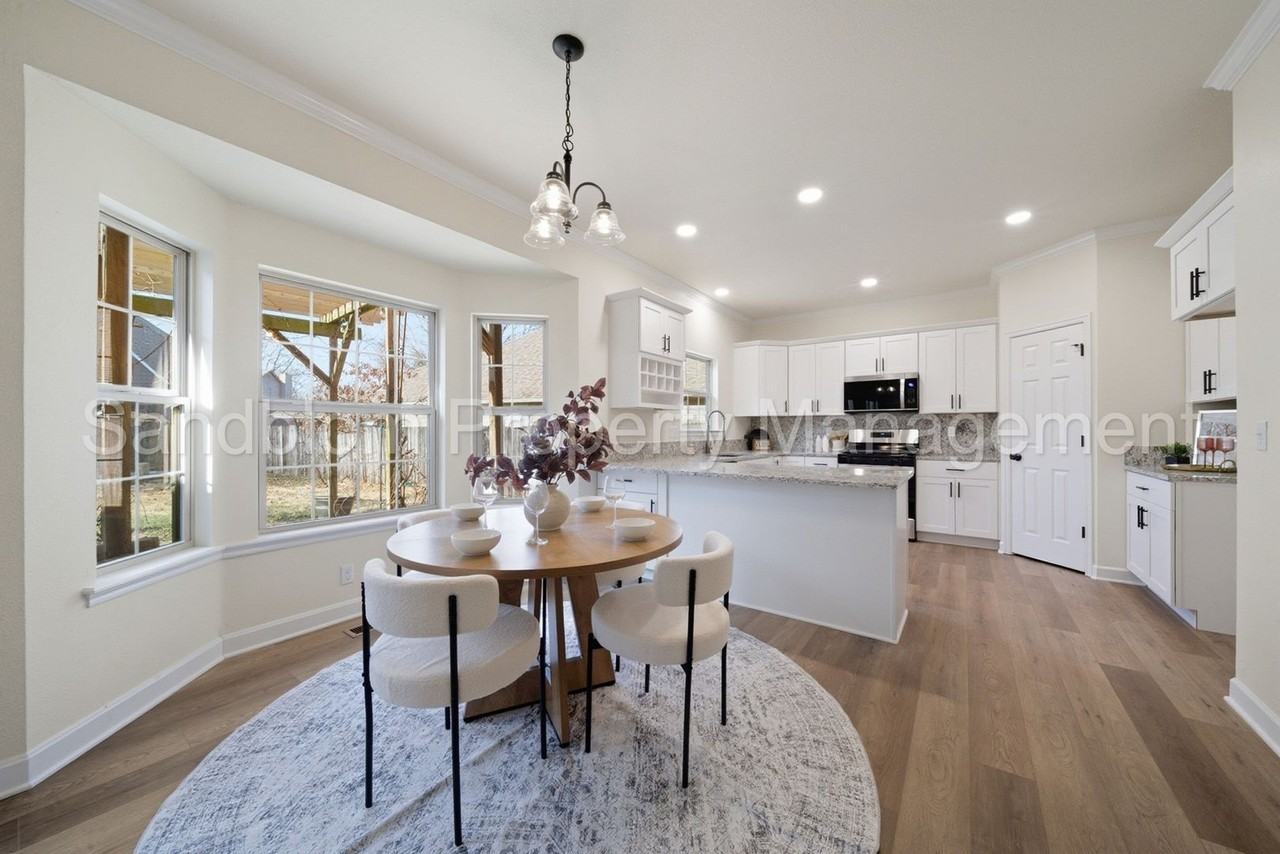 11410 S Mulberry Cir - Photo 7 of 30