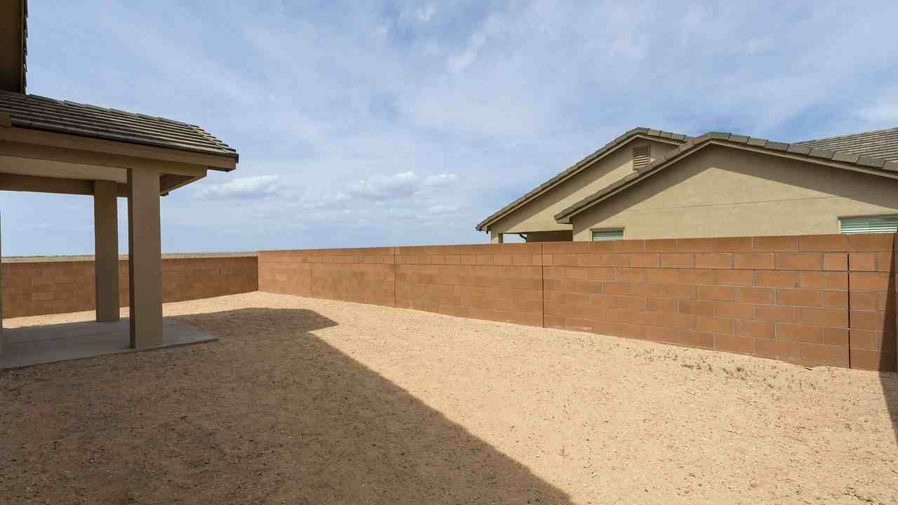 1901 Pena Ave Se - Photo 3 of 5