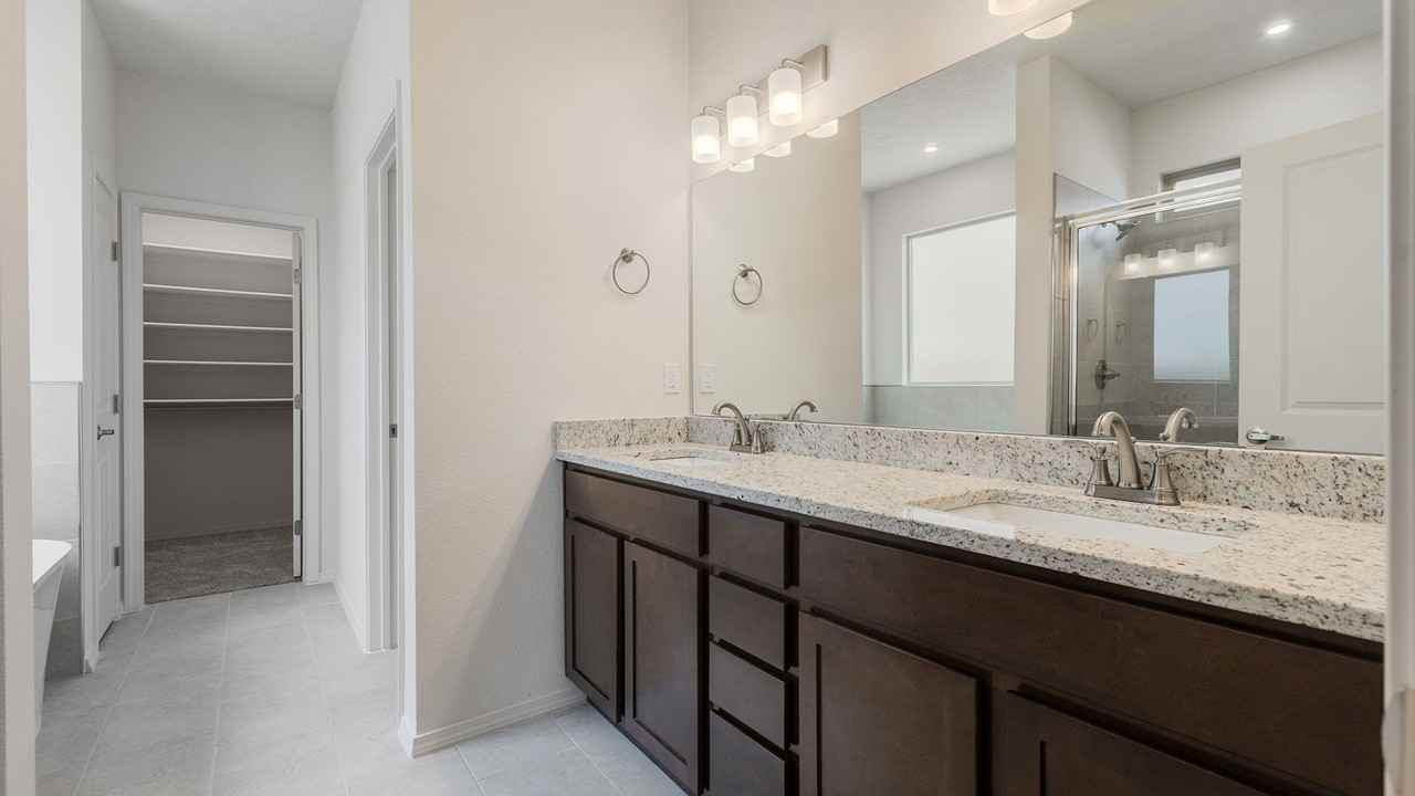 1901 Pena Ave Se - Photo 4 of 5