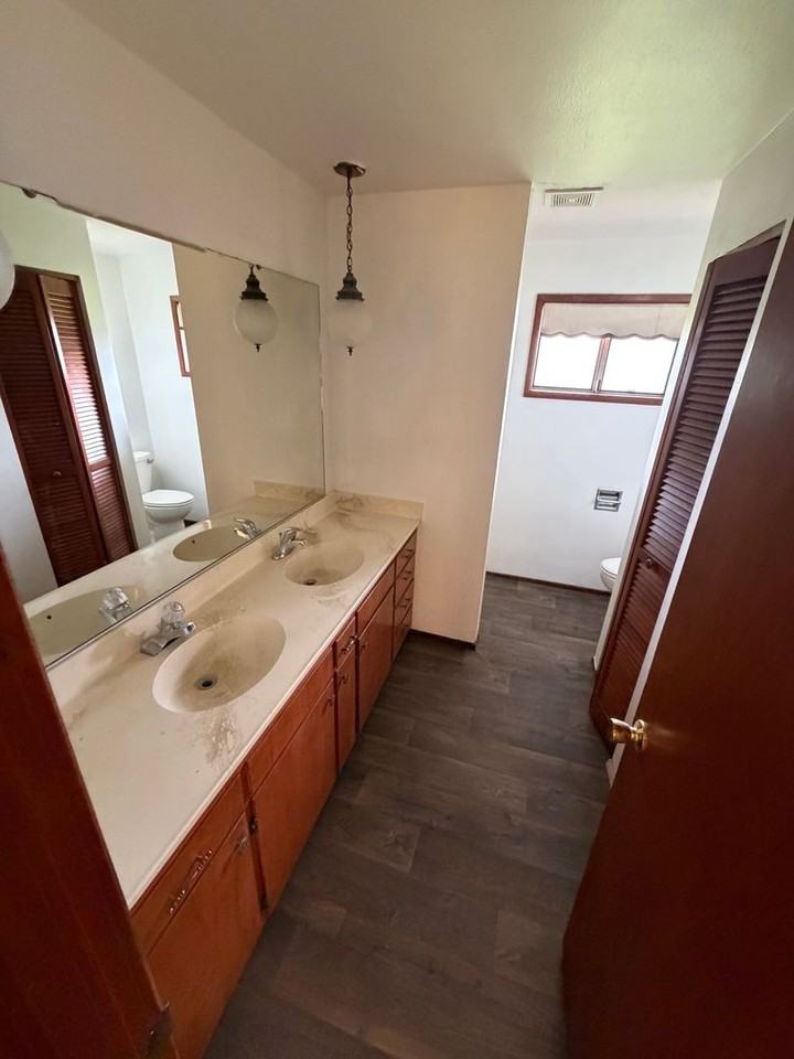 1135 Laurel Ave - Photo 6 of 9