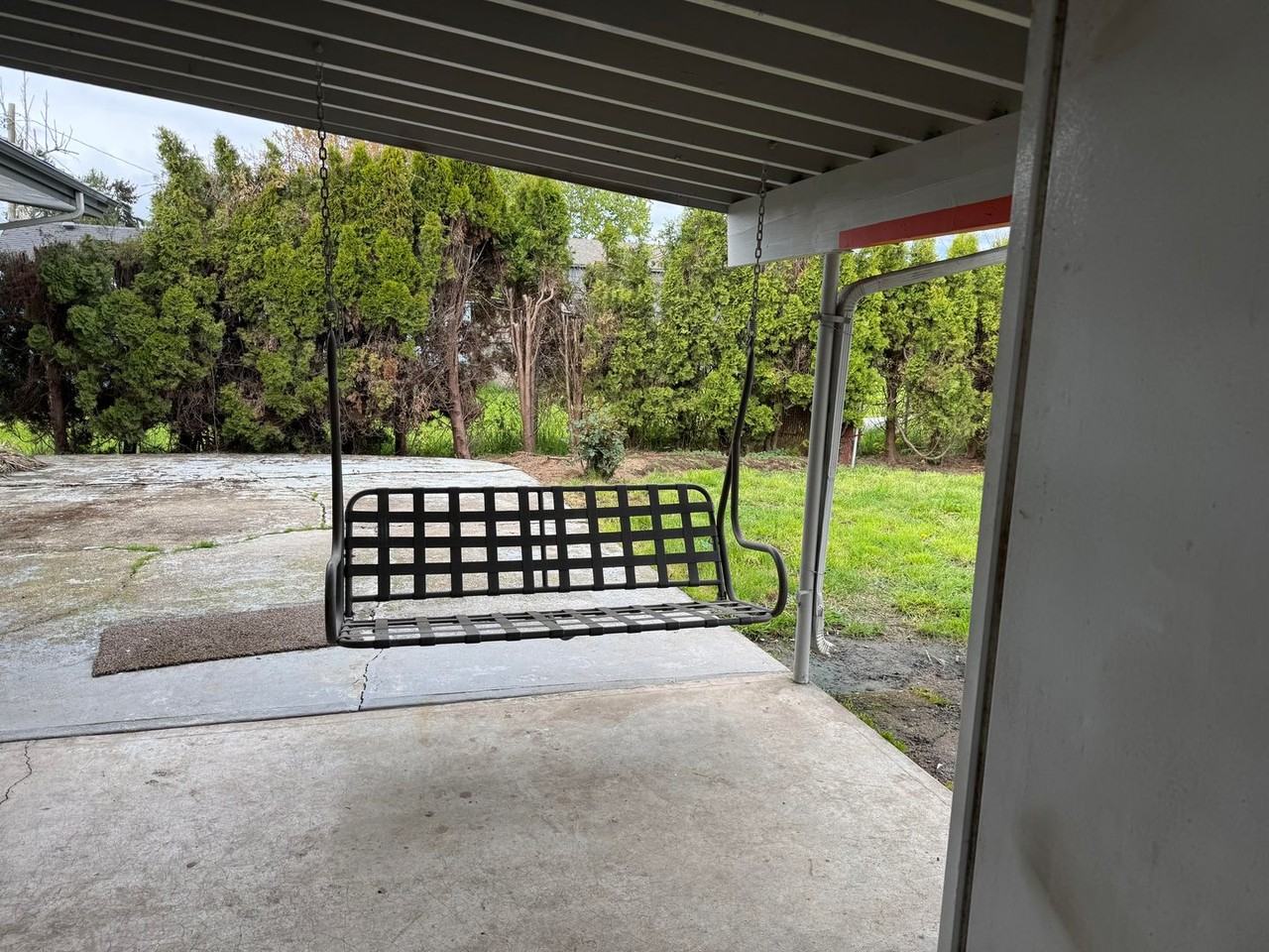 1135 Laurel Ave - Photo 3 of 38