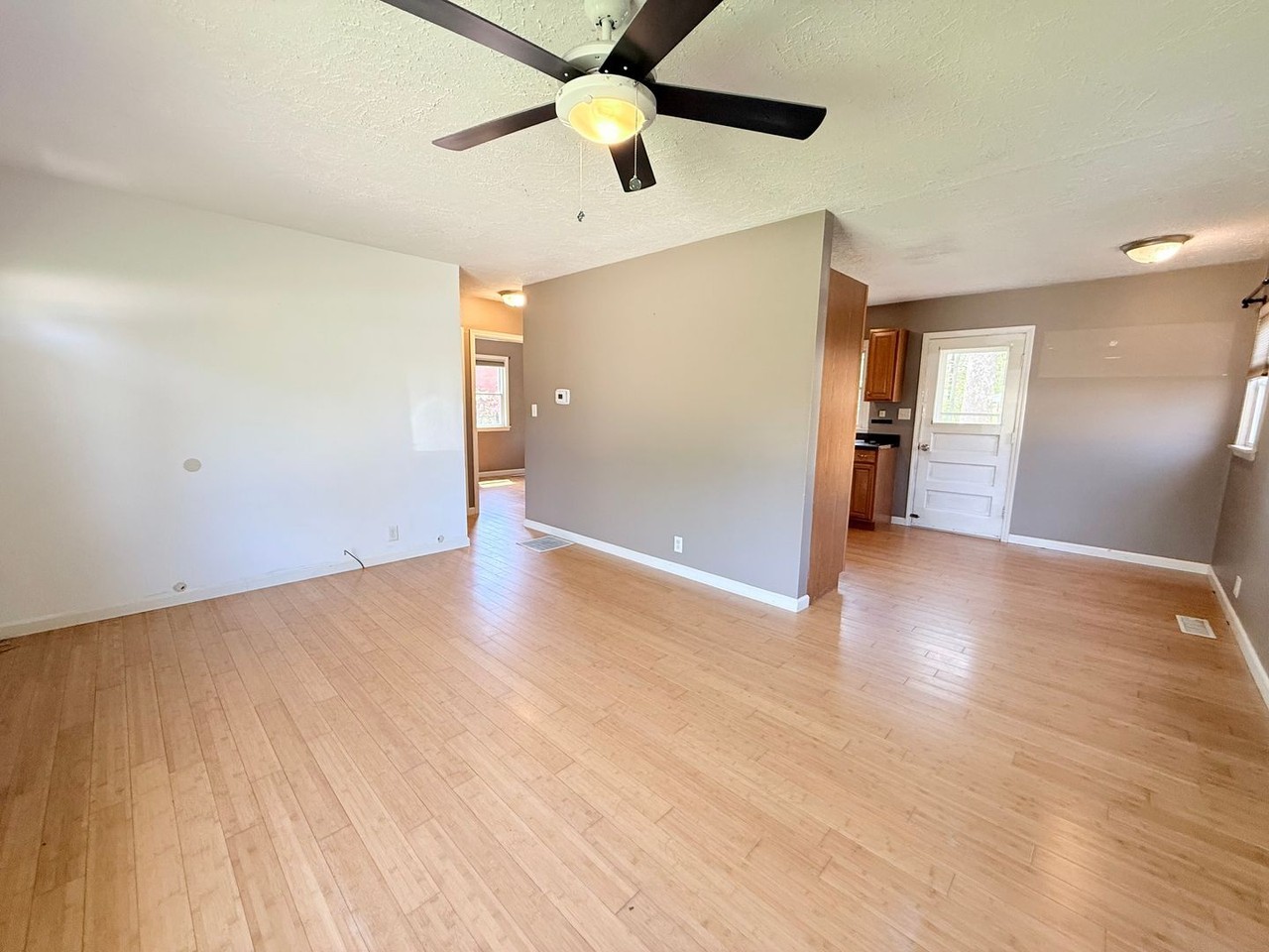 813 N Fell Ave - Photo 5 of 11