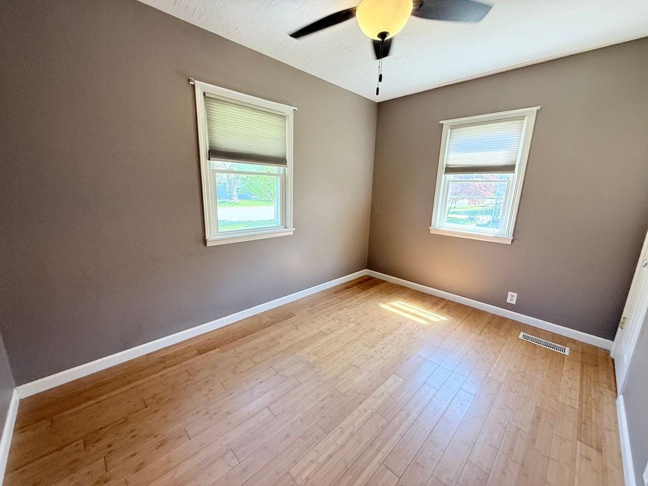 813 N Fell Ave - Photo 6 of 11