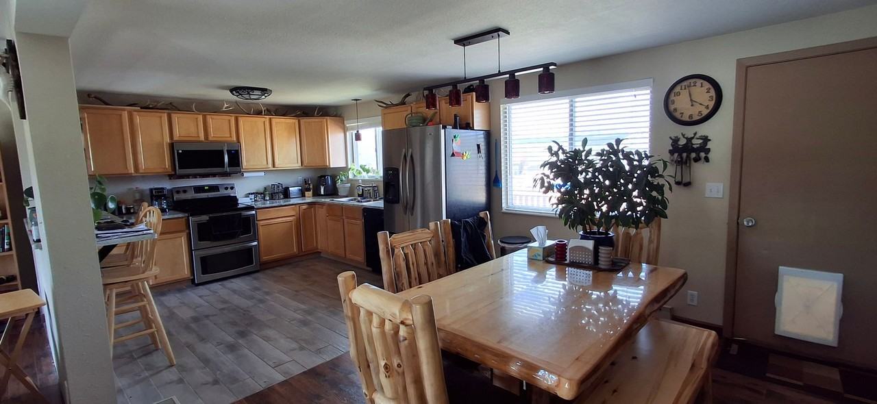 975 Antelope Rd - Photo 2 of 5