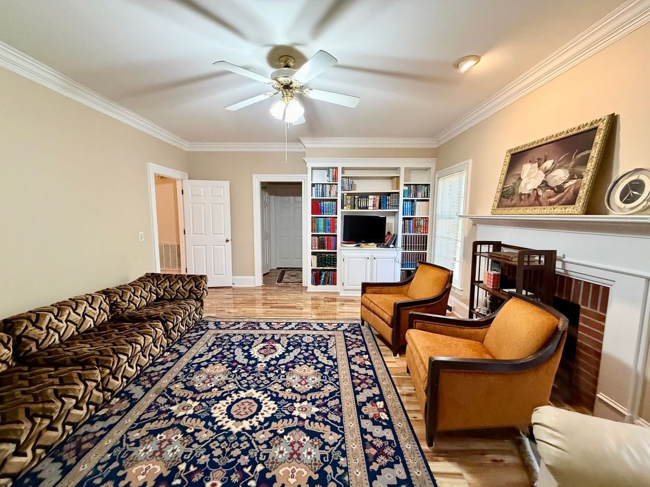 525 Meadowbrook Dr - Photo 4 of 21