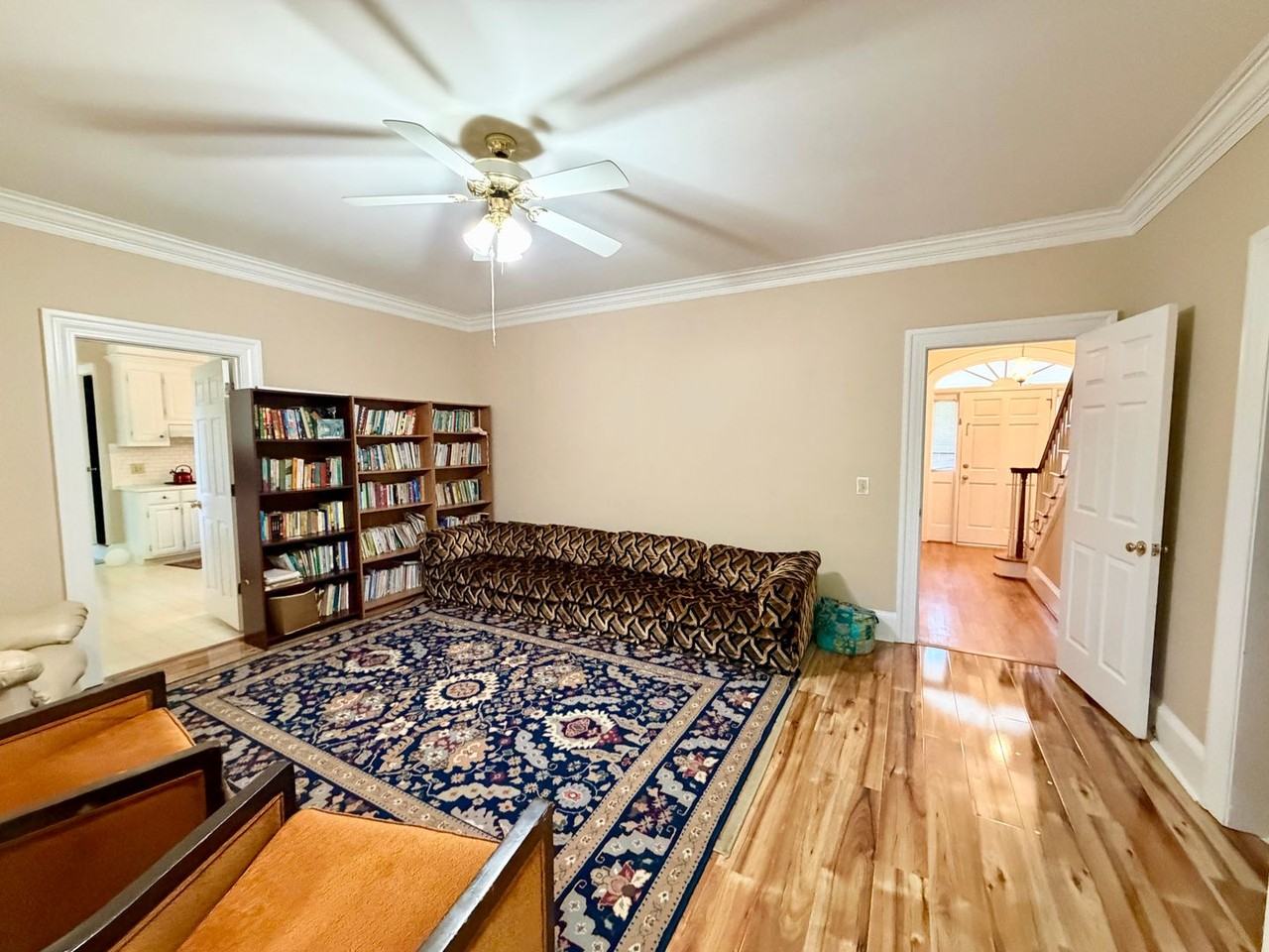 525 Meadowbrook Dr - Photo 5 of 21