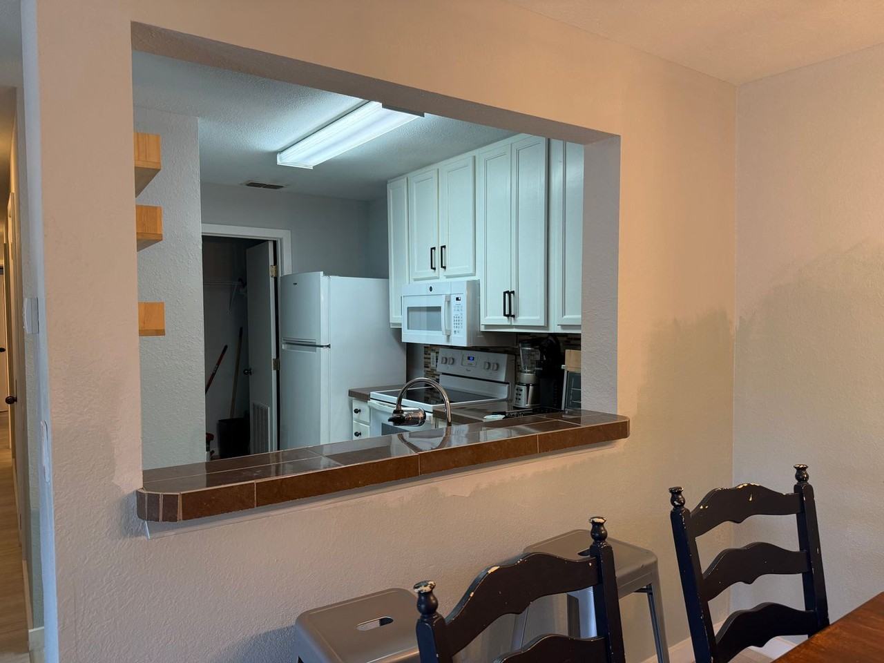 3705 Sw 27th St - Photo 4 of 18