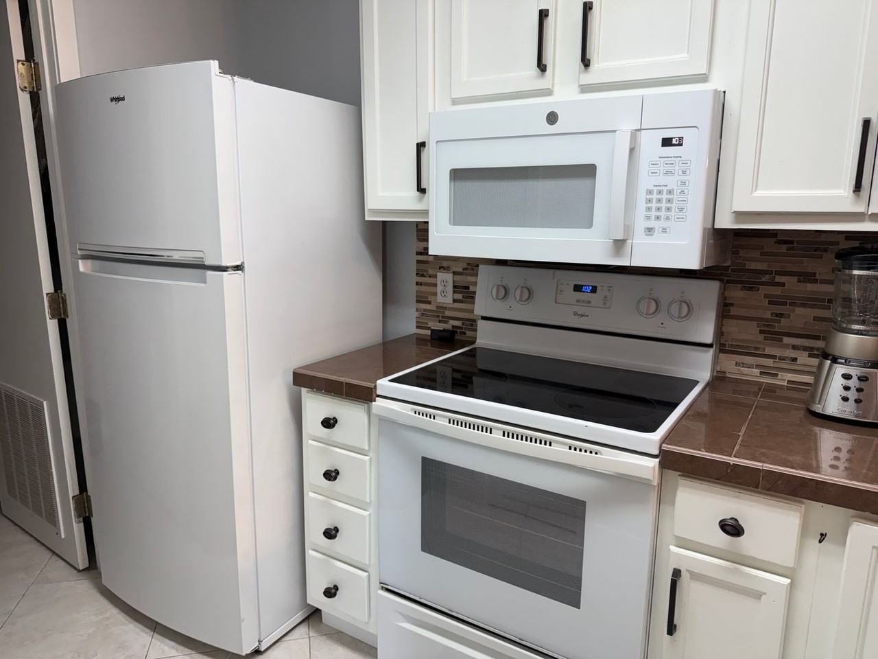 3705 Sw 27th St - Photo 6 of 18