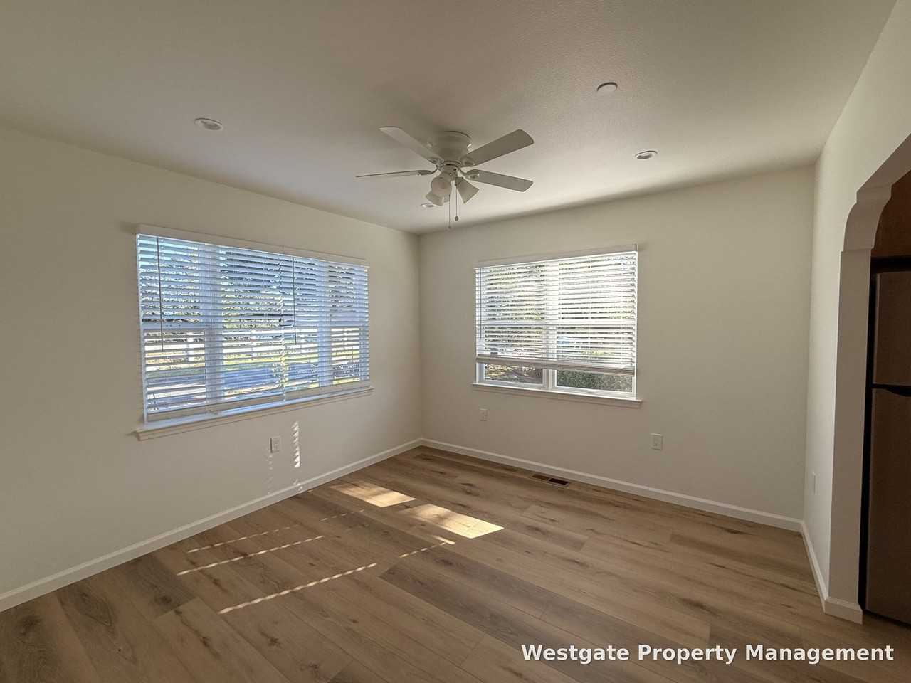 1346 Skillman Ln - Photo 5 of 18