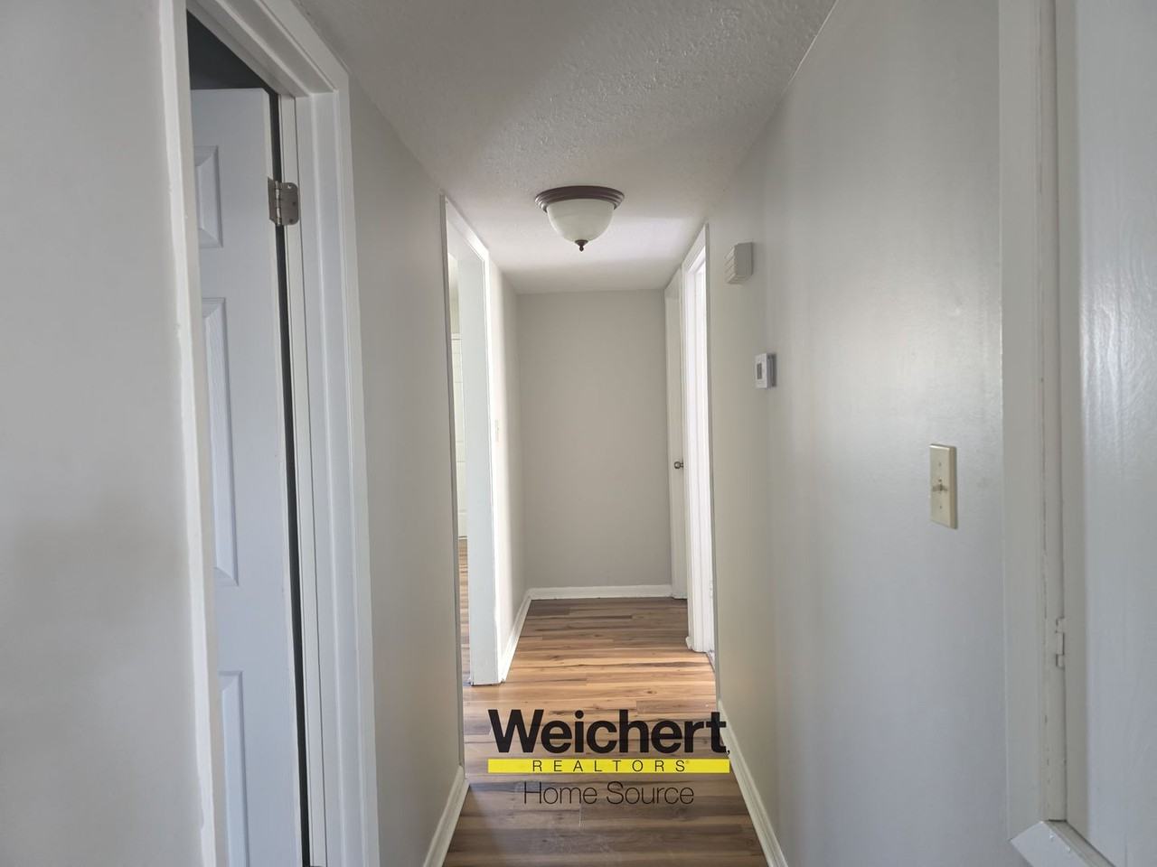 2804 Brookside Cir - Photo 3 of 14