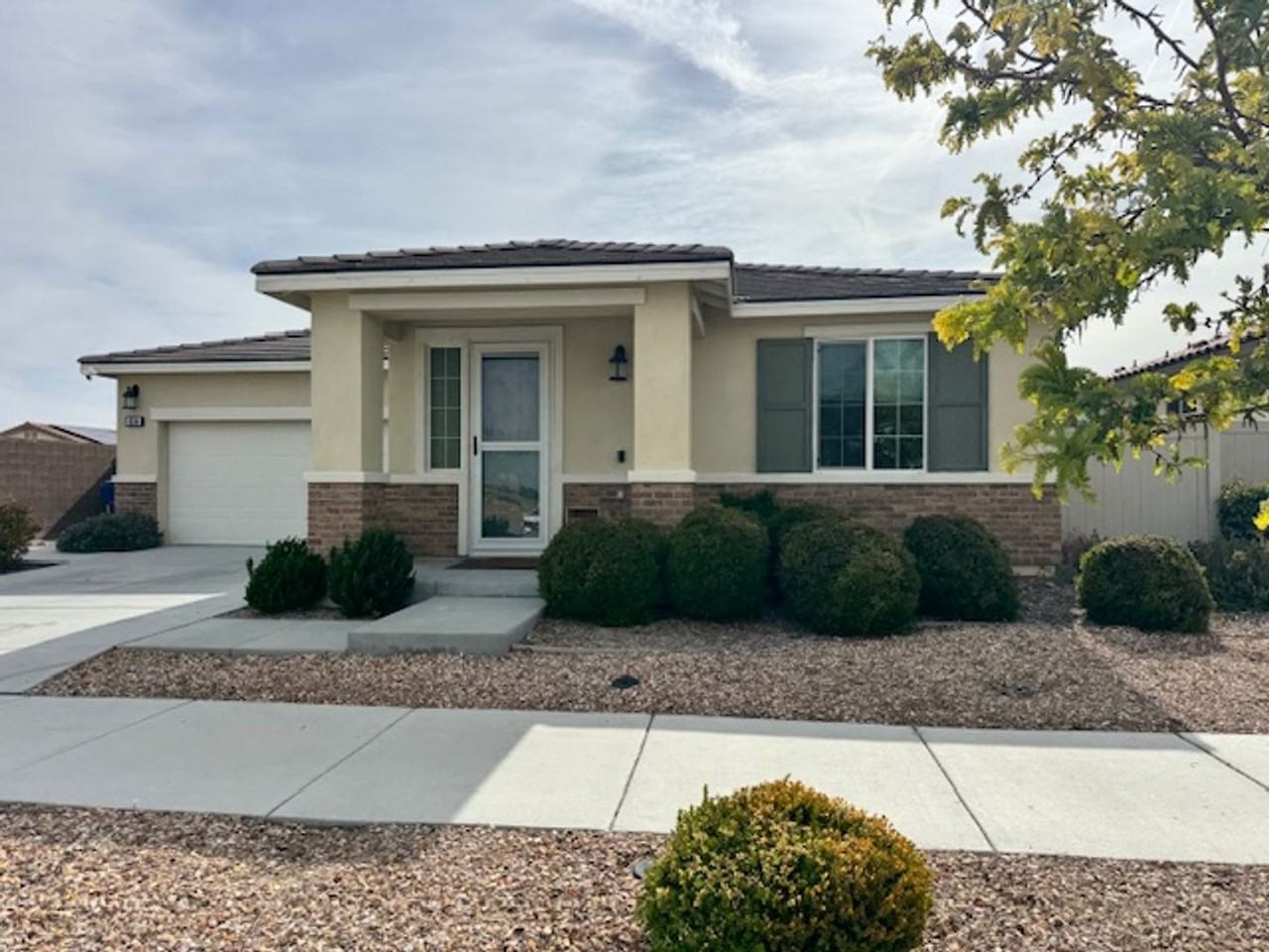 45064 Moccasin Pl - Photo 3 of 3