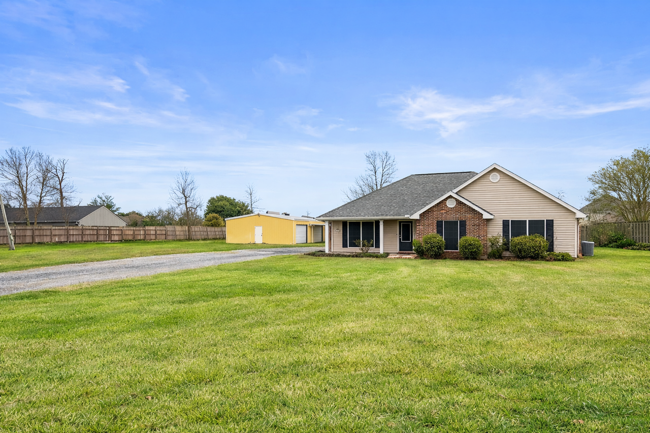 4607 W Prien Lake Rd - Photo 2 of 6