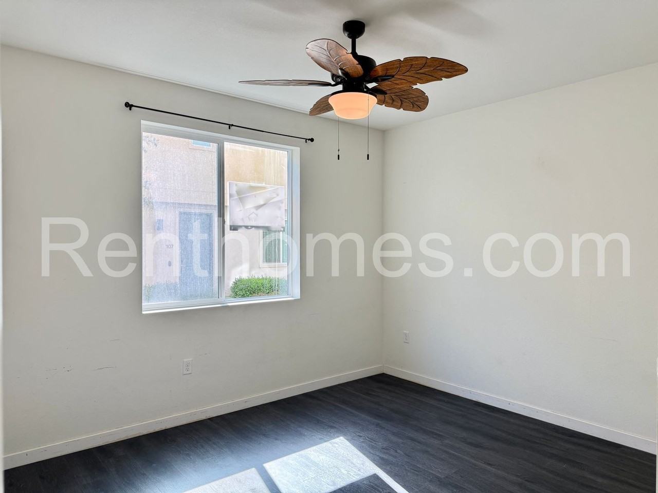 5481 Seacliff Pl #95 - Photo 2 of 27