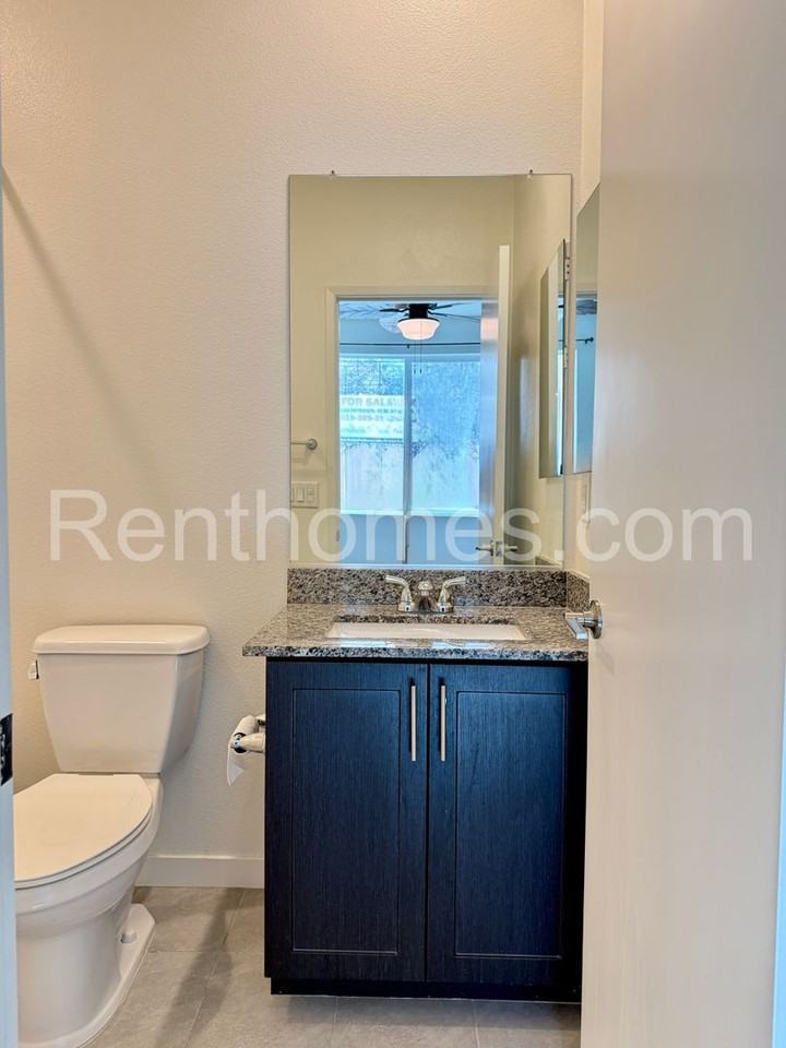 5481 Seacliff Pl #95 - Photo 4 of 27