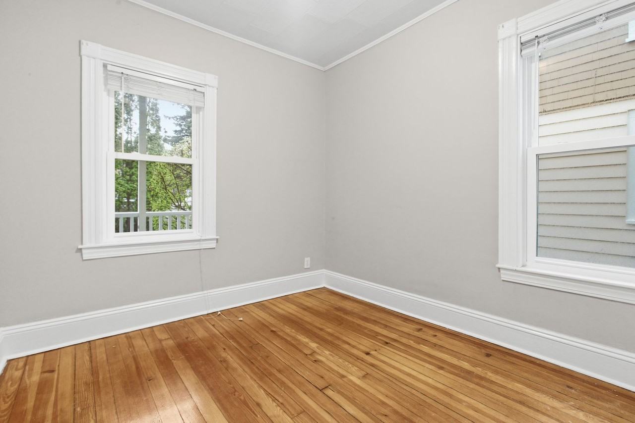 35 Oakland St - Photo 6 of 24