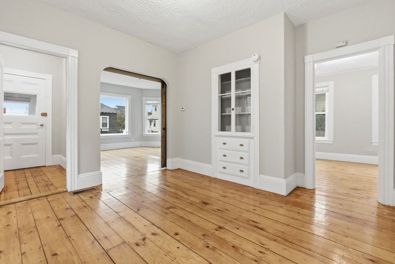 35 Oakland St - Photo 7 of 24