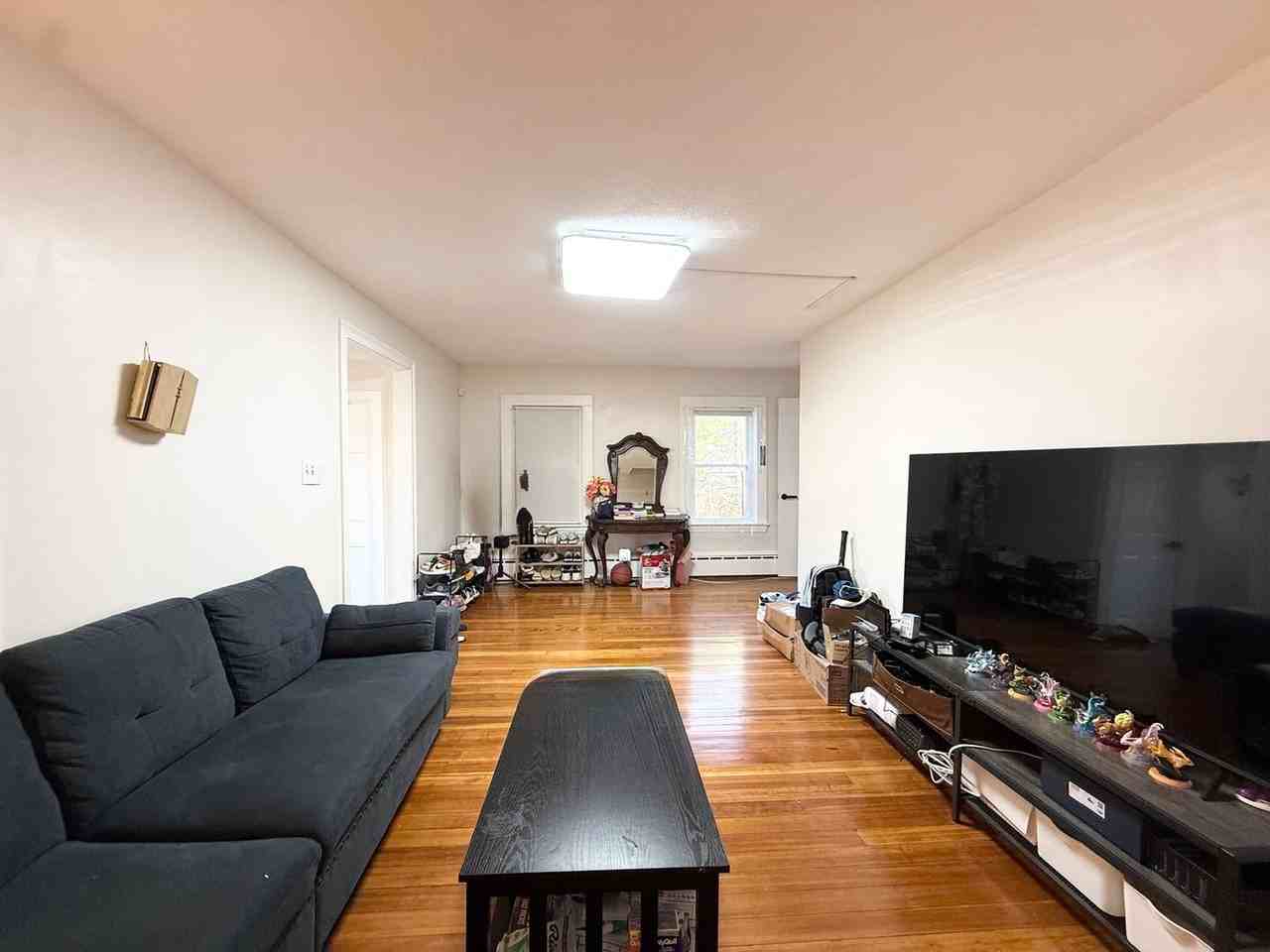 58 Lake St - Photo 4 of 19