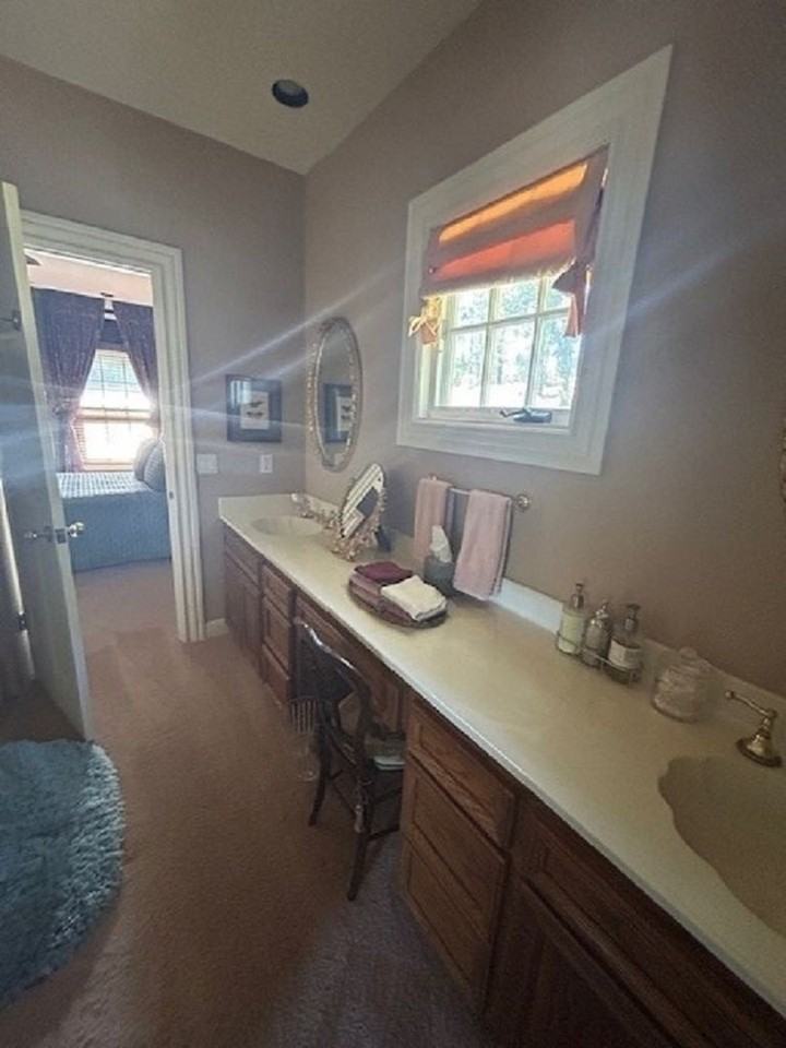 4011 Spring Mountain Rd - Photo 7 of 17