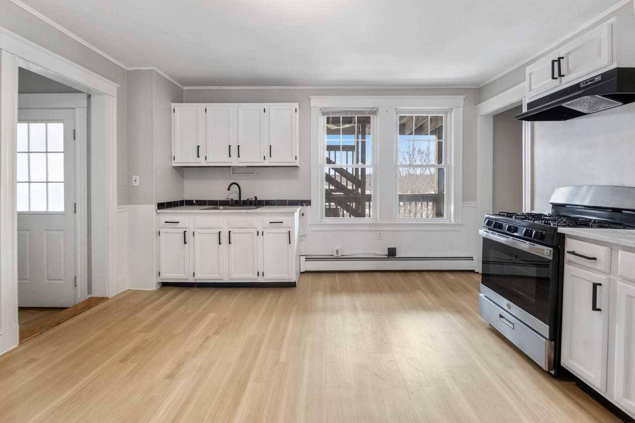 248 Rantoul St - Photo 3 of 28