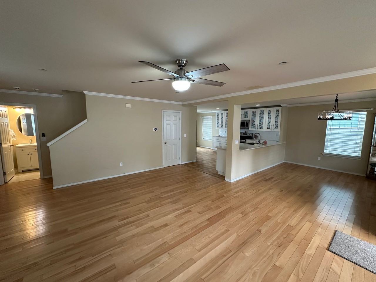 1207 Hudson St - Photo 2 of 20