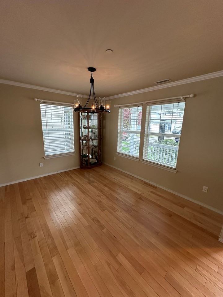 1207 Hudson St - Photo 3 of 20