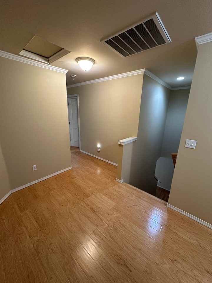 1207 Hudson St - Photo 7 of 20