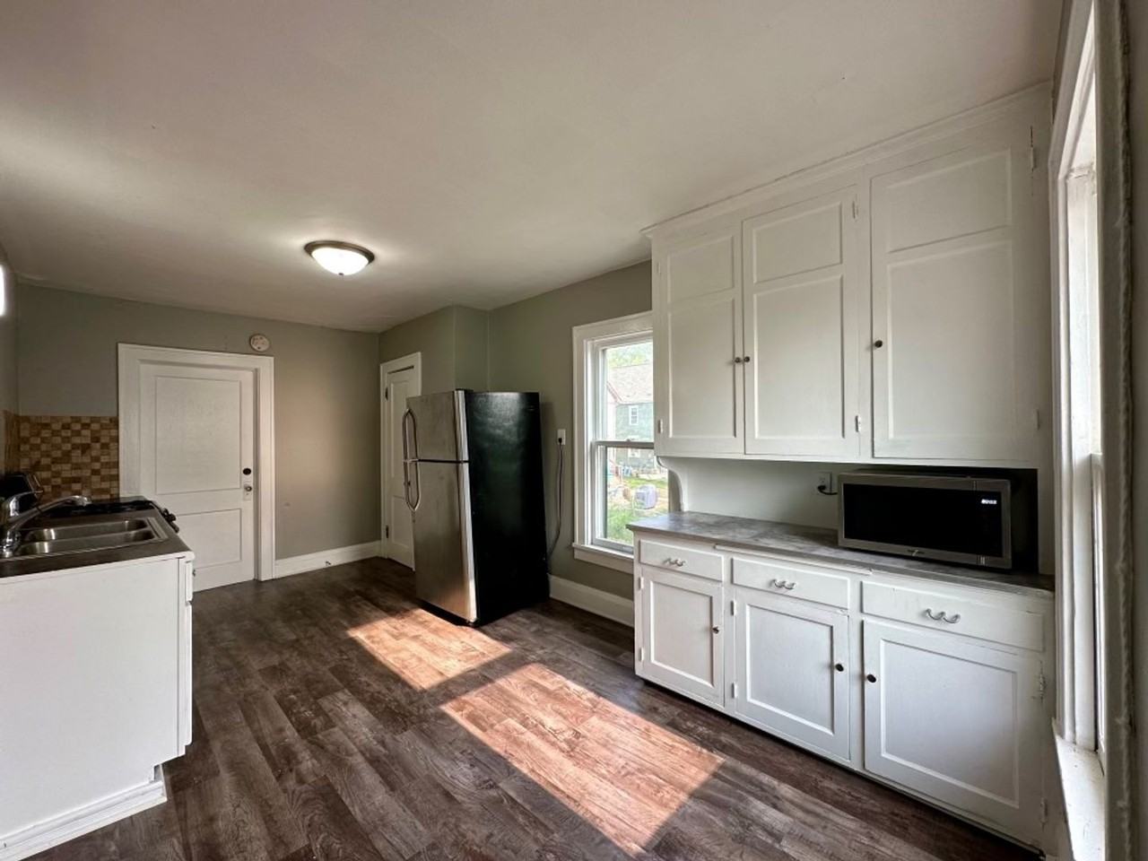 318 27th Ave N - Photo 2 of 10