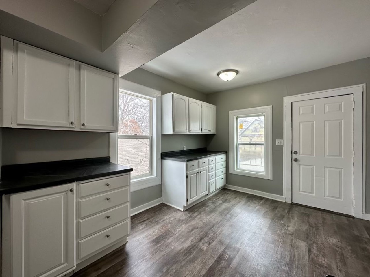 318 27th Ave N - Photo 3 of 10