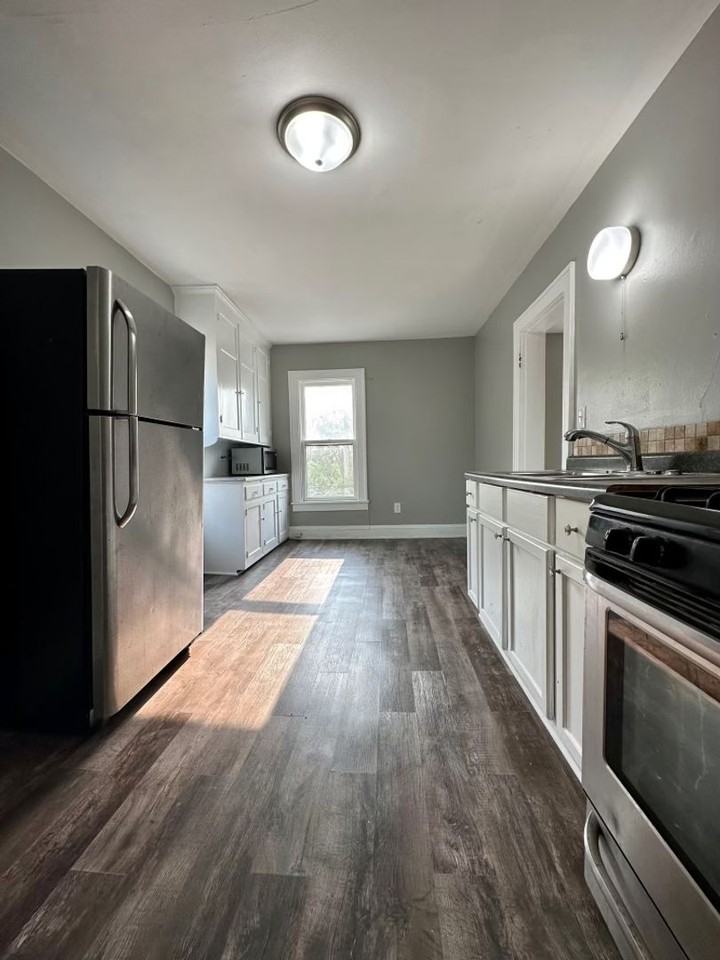 318 27th Ave N - Photo 4 of 10