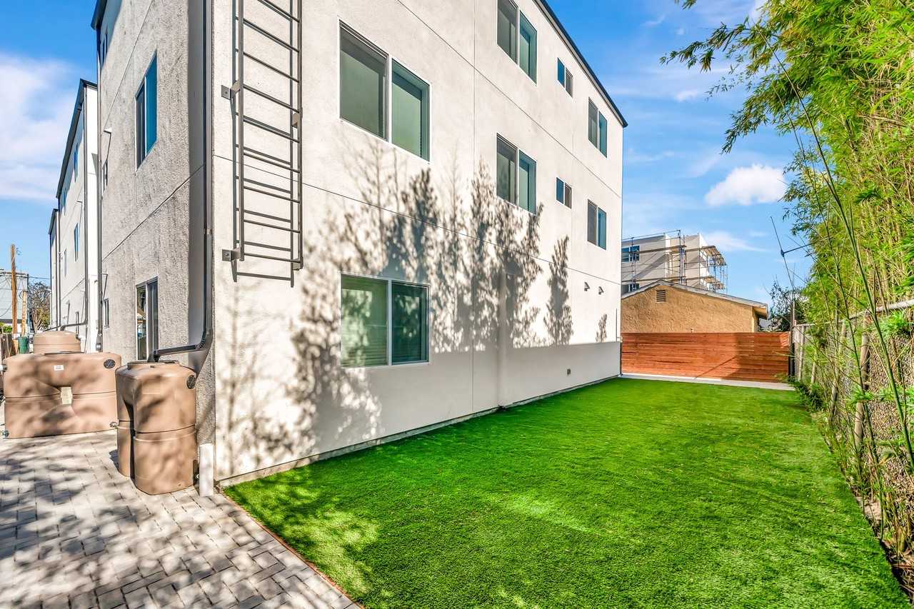 USC Student Residences at 37th Street - Photo 4 of 5