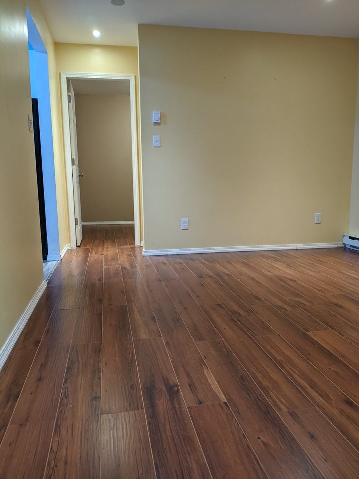 320 Henry Street - Photo 4 of 10