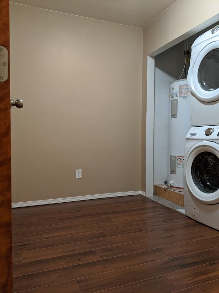 320 Henry Street - Photo 7 of 10