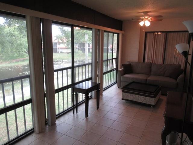 4 Lexington Lane East #E F - Photo 5 of 5