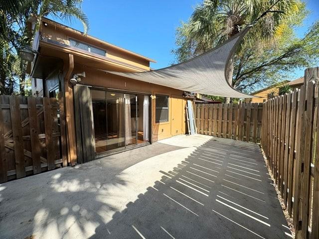 321 Sandtree Drive - Photo 3 of 8