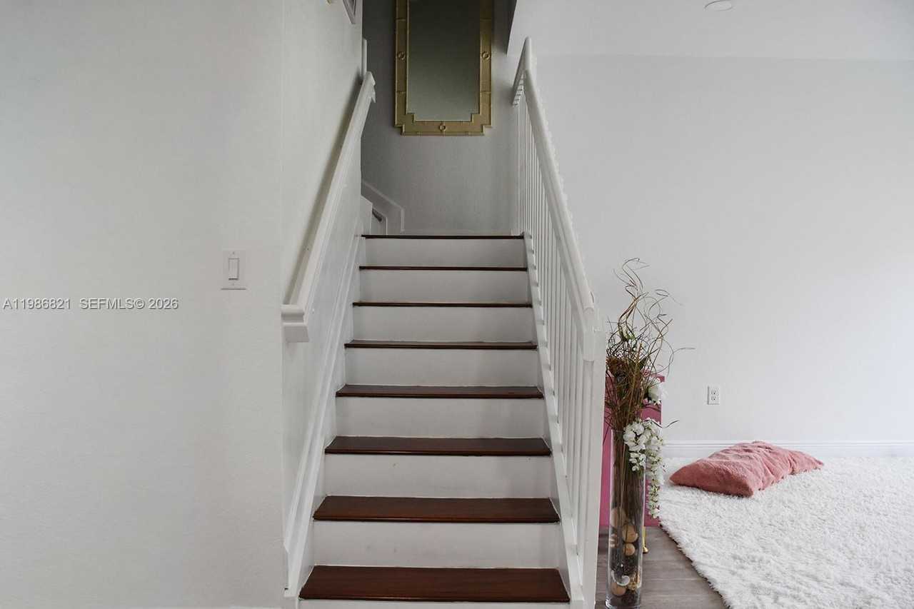 11364 Southwest 233rd Street - Photo 6 of 18