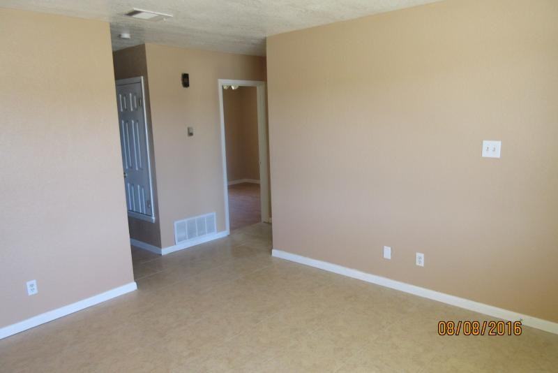 1012 Georgetown Rd - Photo 5 of 18