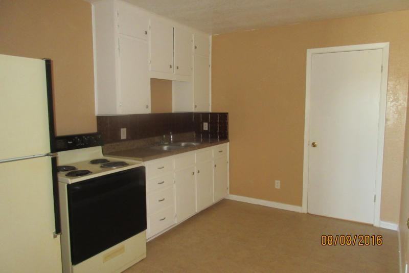 1012 Georgetown Rd - Photo 6 of 18