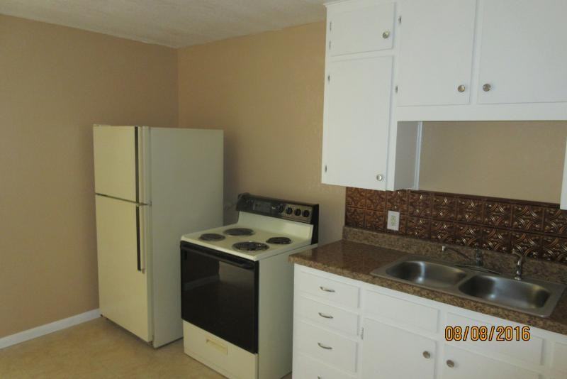 1012 Georgetown Rd - Photo 7 of 18