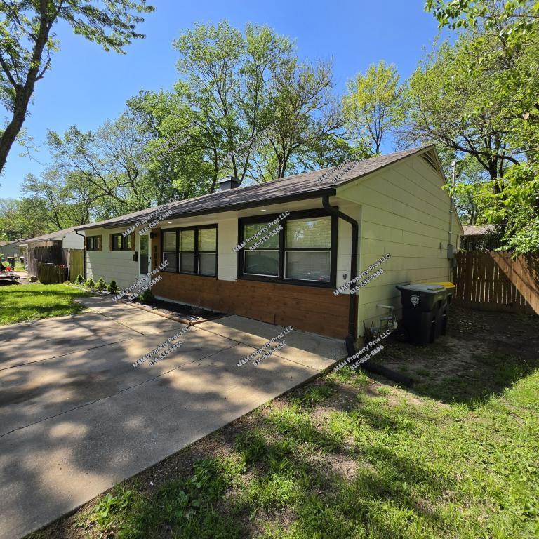 7610 E 113th St - Photo 3 of 24