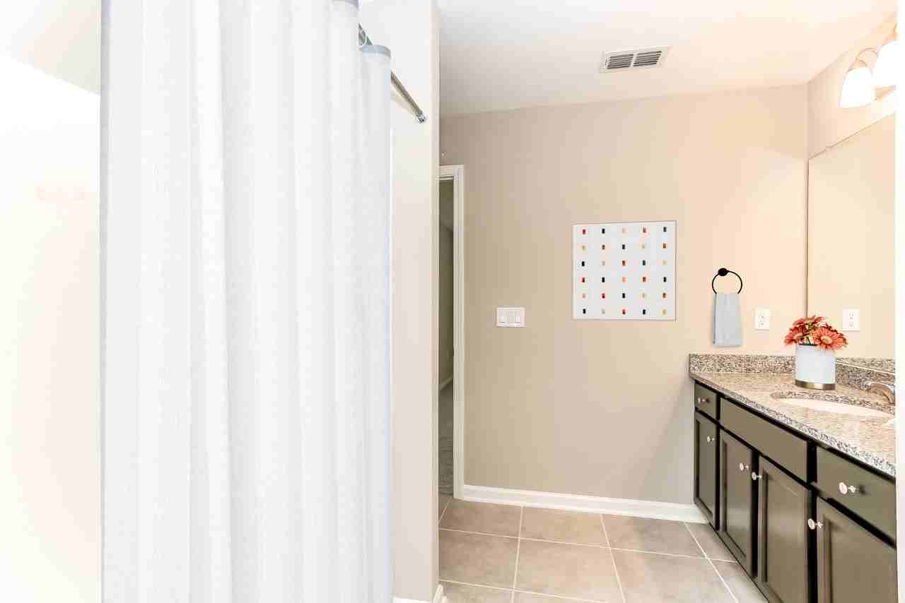 9227 Joannes Way - Photo 6 of 32