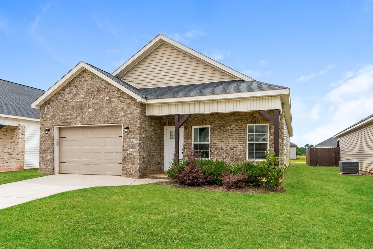 219 Beau Claire Cir - Photo 2 of 16