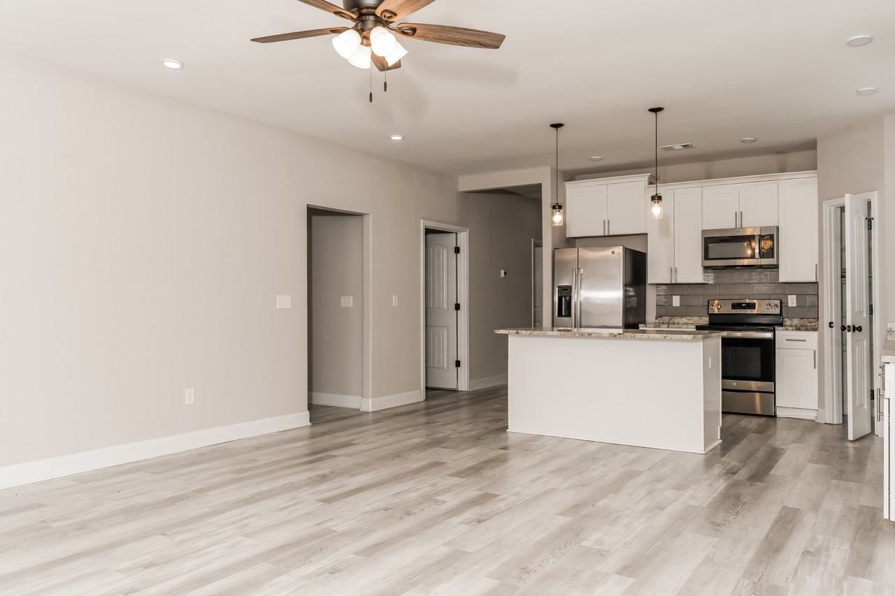 219 Beau Claire Cir - Photo 3 of 16