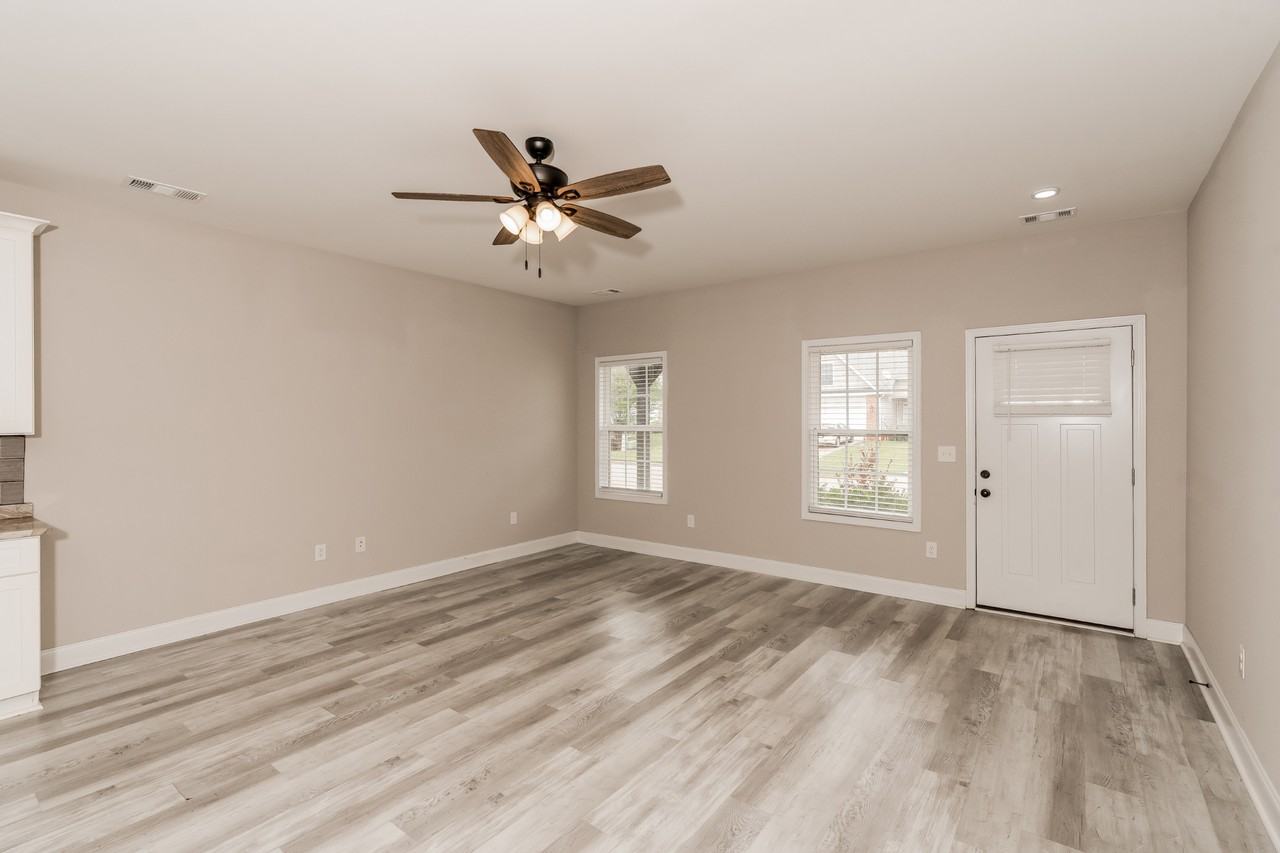 219 Beau Claire Cir - Photo 6 of 16